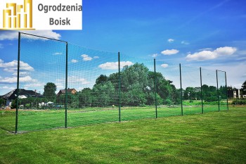 Boisko sportowe - dobra siatka na boisko - Wieszane siatki ochronne